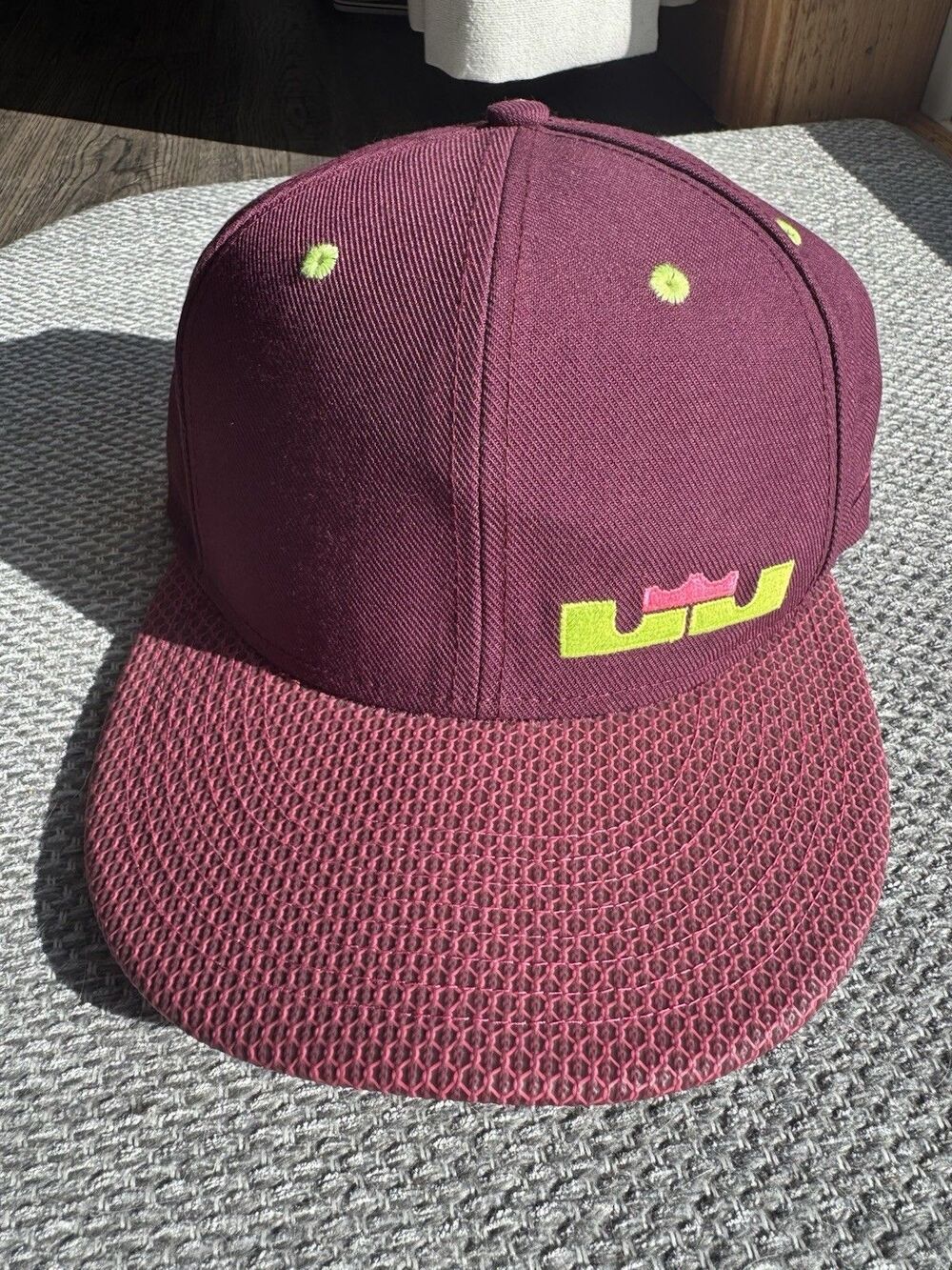 Nike True Lebron James Snap Back Hat Cap King Crown Logo One Size Burgundy NEW